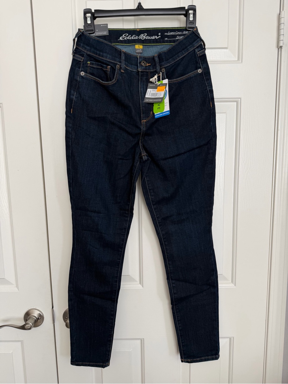NWT Eddie Bauer Women's 6 Jeans